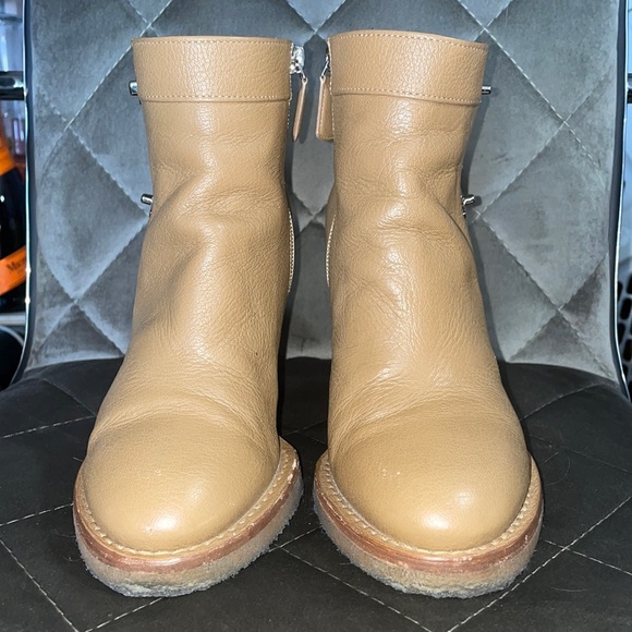 Beautiful Chanel boots! Short, beige, silver C’s - Picture 6 of 15